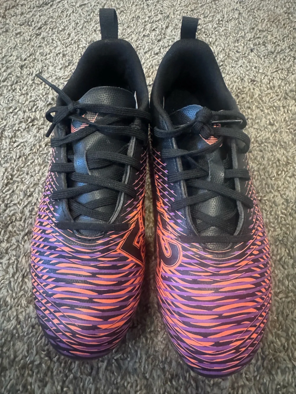 Puma Kids Black Purple Orange Patterned soccer cleats sz 4 - Picture 1 of 2